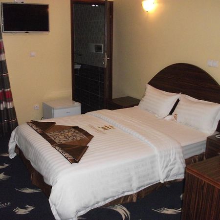 Mbayaville Hotel Douala Exterior foto