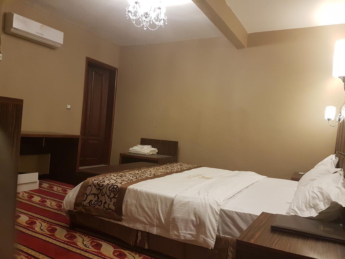 Mbayaville Hotel Douala Exterior foto